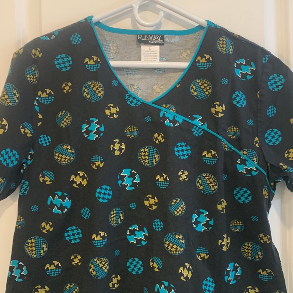 Scrub Top - Picture 5 of 8